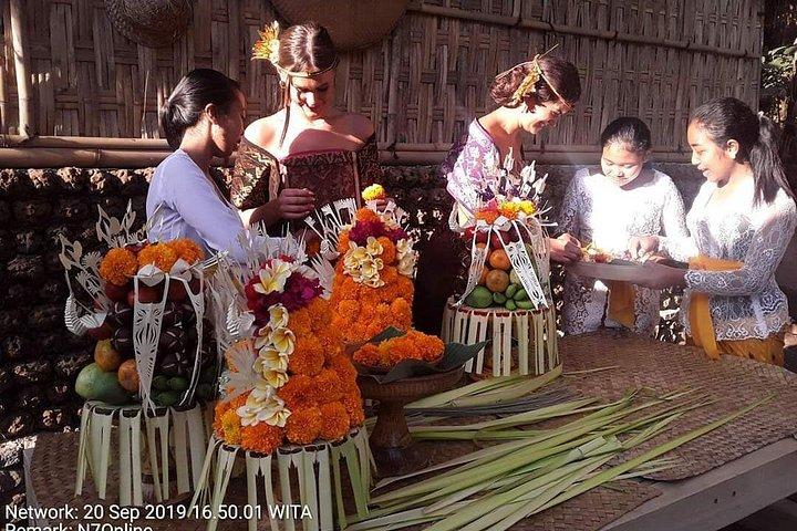 Bali Hindu Ritual's Offering Making Class