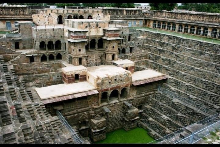 Abhaneri Step Wells Private Ganztagestour mit Mittagessen
