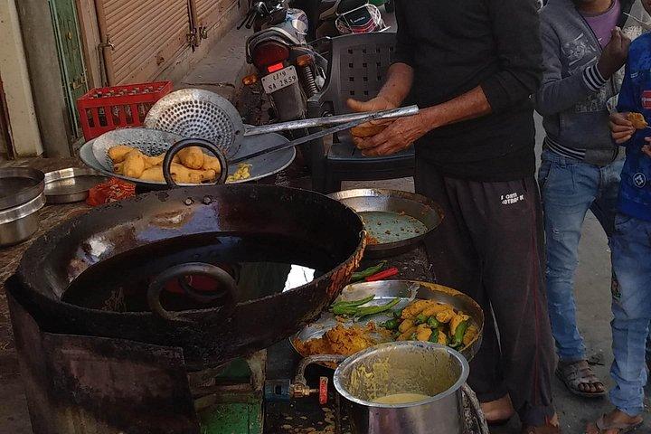 chai and pakora cooking class