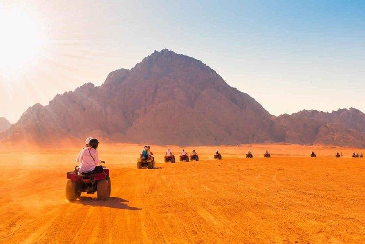 Matin Hurghada Desert Safari Quad Bike & ATV Tours avec le village bédouin