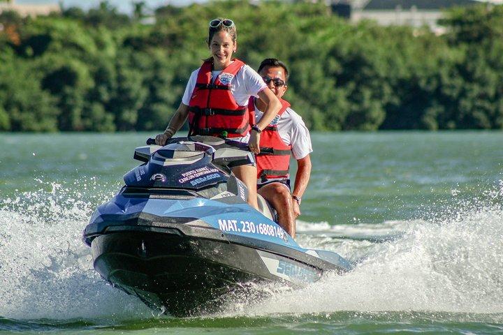 カンクン マングローブ ジェット スキー ツアー: ジェット スキー 1 台あたり 2 人のライダー