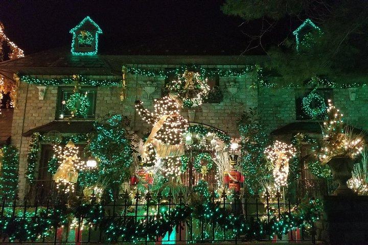 ブルックリンダイカーハイツクリスマスワンダーランドバスツアー