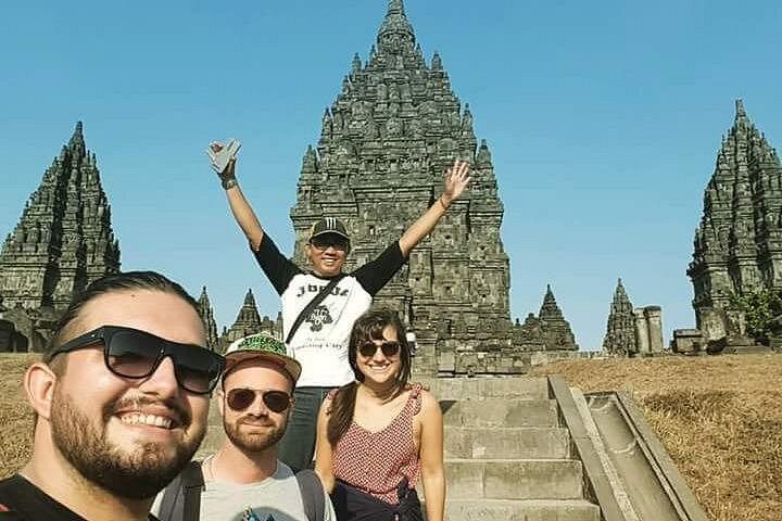 ジョグジャカルタ・ブロモ・イジェン・バリ陸路輸送