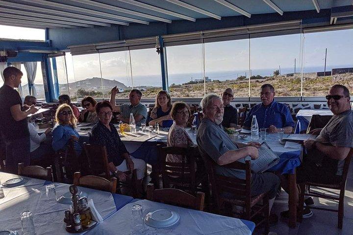Tour privado de Santorini con experiencia en comida