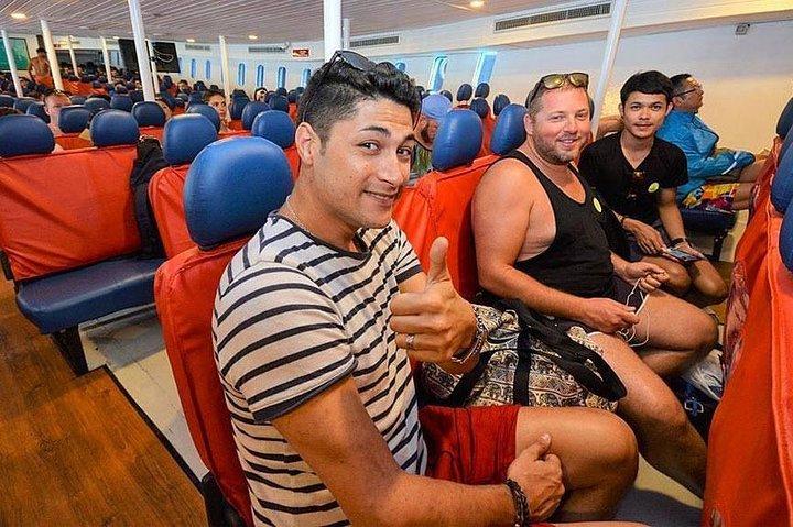 Viaje de un día a las islas Phi Phi en ferry desde Phuket