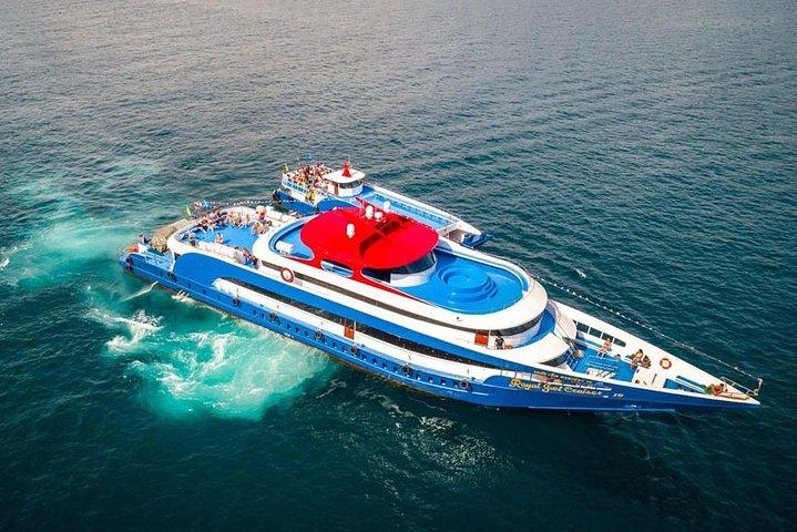 Viaje premium a las islas Phi Phi en Royal Jet Cruiser y lancha rápida desde Phuket