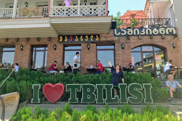 トビリシ探検：初めて訪れる人に必須のウォーキングプライベートツアー