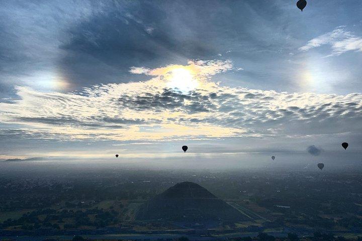 Vuelo en Globo en Teotihuacán desde Ciudad de México / Volare