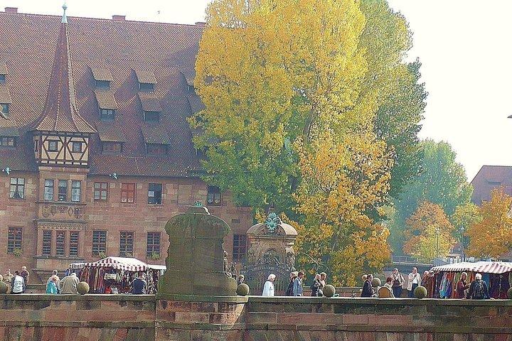 プライベート送迎：ニュルンベルク市内中心部からニュルンベルク港まで
