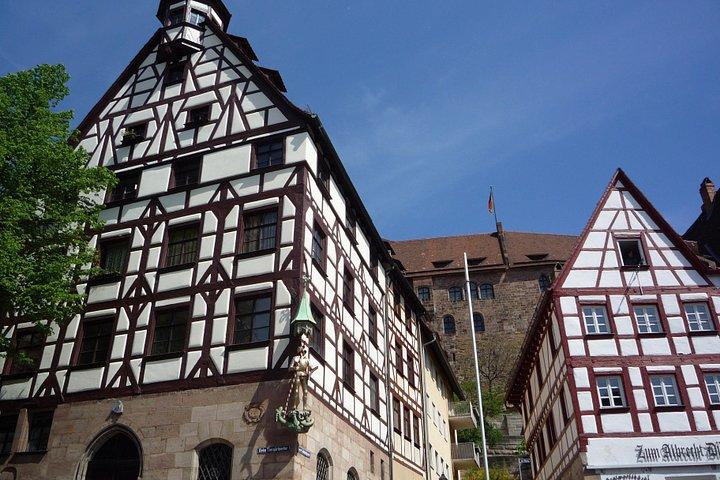プライベート送迎：ニュルンベルク市内中心部からニュルンベルク港まで