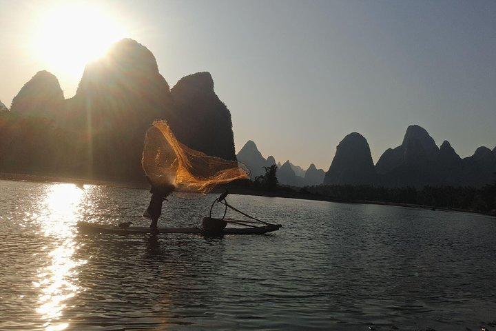 Crociera Li-River Guilin di un'intera giornata con barca a 4 stelle e Fisherman Sunset Show Tour