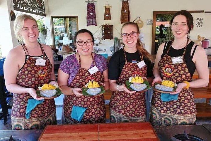Kochabendkurs Chiang Mai Besuchen Sie den Bio-Garten und -Markt