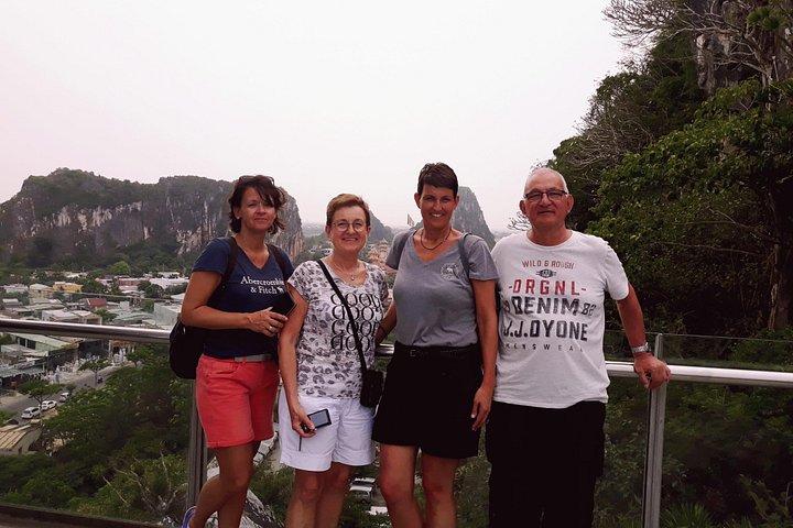 ダナンホイCRUISE SHIPティエンサ港から海岸小旅行