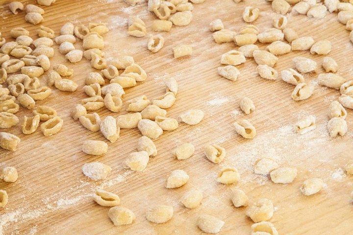 Cesarine:バーリの地元の家でのプライベートパスタクラスと食事