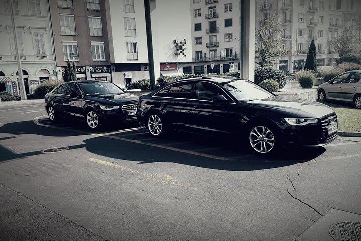 Budapest privat flygplatstransfer i en lyxbil