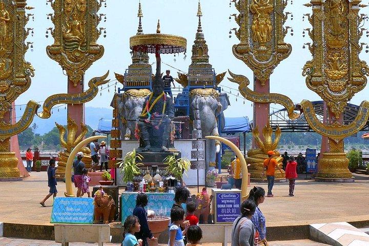 チェンライ・ワンデイ : 白い寺院、黄金の三角地帯、アカヒルトライブ