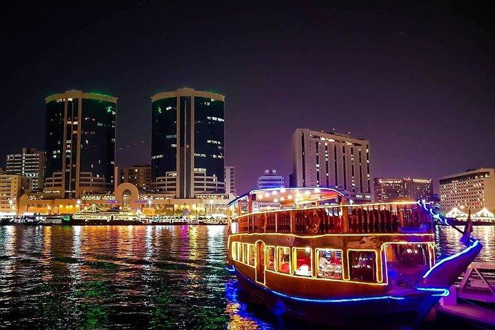 Dubai Creek Dhow Cruise Middag