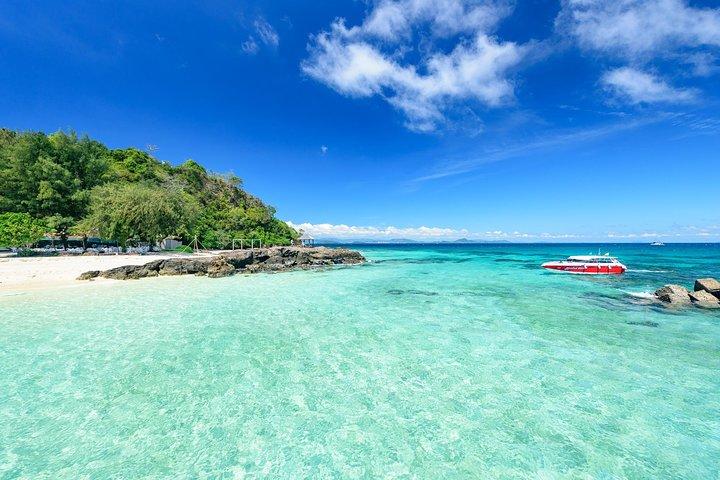 Raya y Coral Island Tours