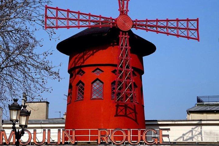 Paris highlights sightseeing tour with private Transportation