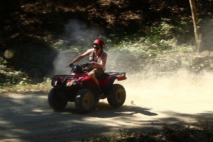 ATV ジャングルとリバー ツアー