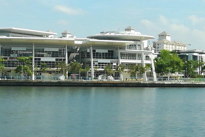 Putrajaya Cruise Excursion: Full Day Sightseeing Tour