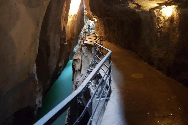 Private Tagestour ab Interlaken : See, Schlucht & Wasserfall