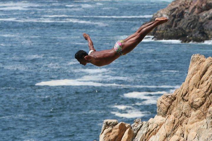 アフロ・メキシコ村: ホースバックビーチライド、クロッチ＆クリフダイバー