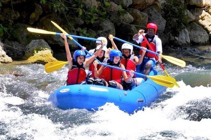 Aventura privada en el río Río Bueno desde los hoteles Runaway Bay