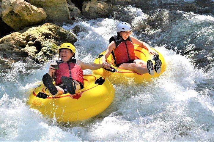 Aventura privada en el río Río Bueno desde los hoteles Runaway Bay