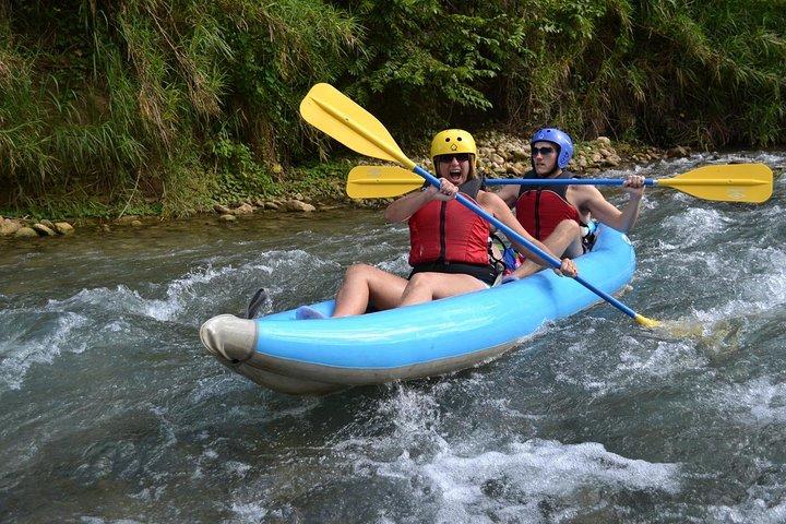 Aventura privada en el río Río Bueno desde los hoteles Runaway Bay