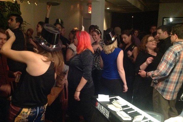 Skip the Line: Dueling Pianos Boozy Brunch! Ticket