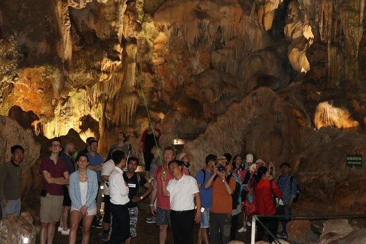Excursión de un día a las islas Halong, cueva, kayak y bambú con crucero Dragonfly