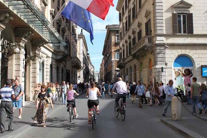 Roma destaca la experiencia ciclista de 3 horas en la ciudad