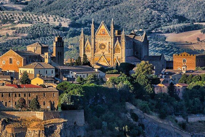 Transfert privé aller simple de Florence à Rome avec arrêt de 2 heures à Orvieto