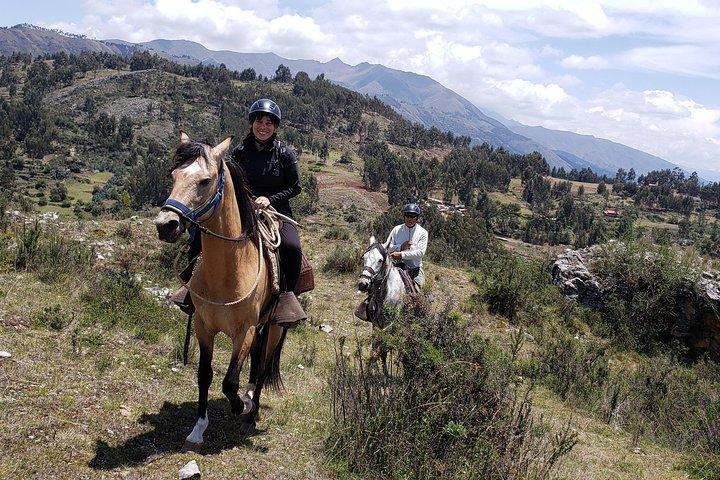 Équitation au Temple de la Lune + Visite Guidée à Sacsayhuaman - Cusco
