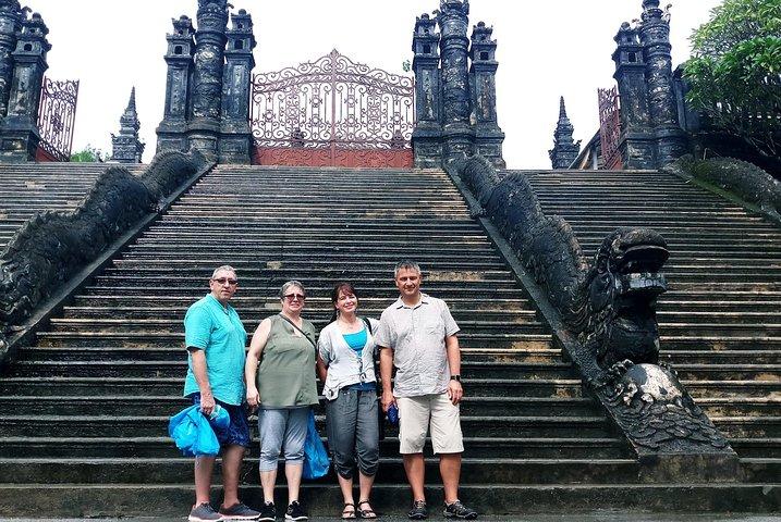 Visite privée du port de Chan May à la citadelle et au tombeau royal de Hué