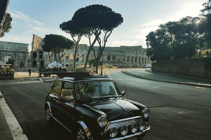 1 uur Little Ancient Tour of Rome van Mini Vintage Cabriolet met Cappuccino