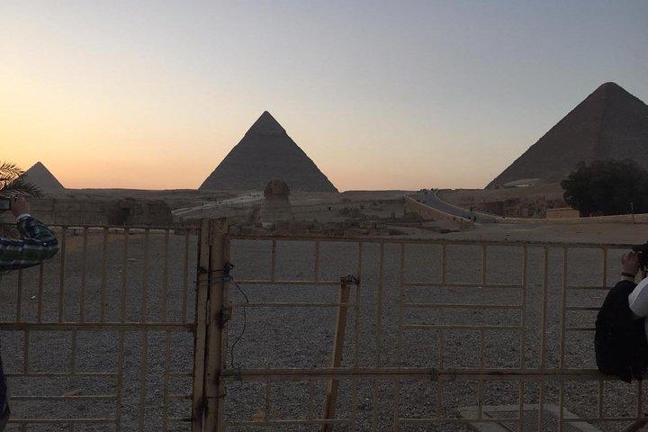Kairo Stopover Day Trip til pyramider, egyptisk museum og basar