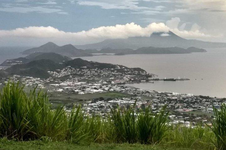 Tour panoramico dell'isola di St. Kitts con opzione spiaggia
