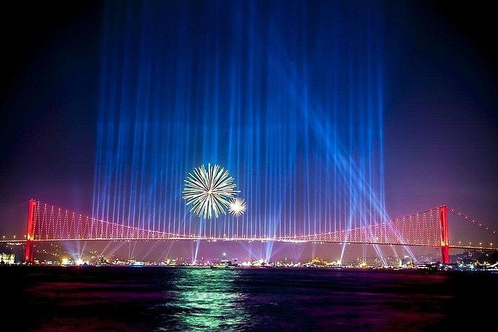 Premium Istanbul's New Year's Eve Dinner Cruise on the Bosphorus