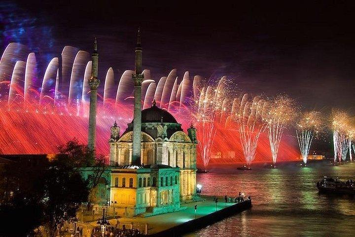 Premium Istanbul's New Year's Eve Dinner Cruise on the Bosphorus