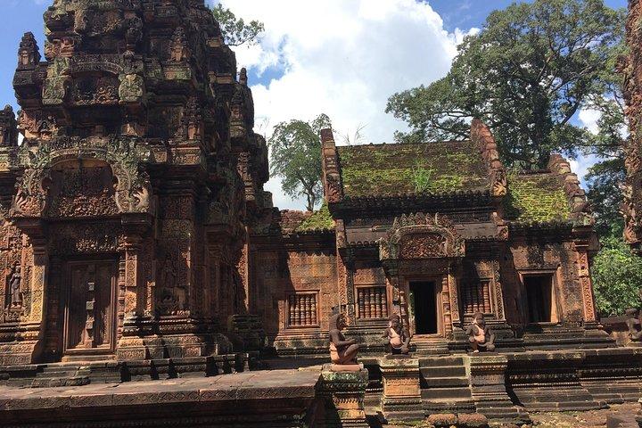 Private One Day Tour to Lady Temple & Kbal Spean