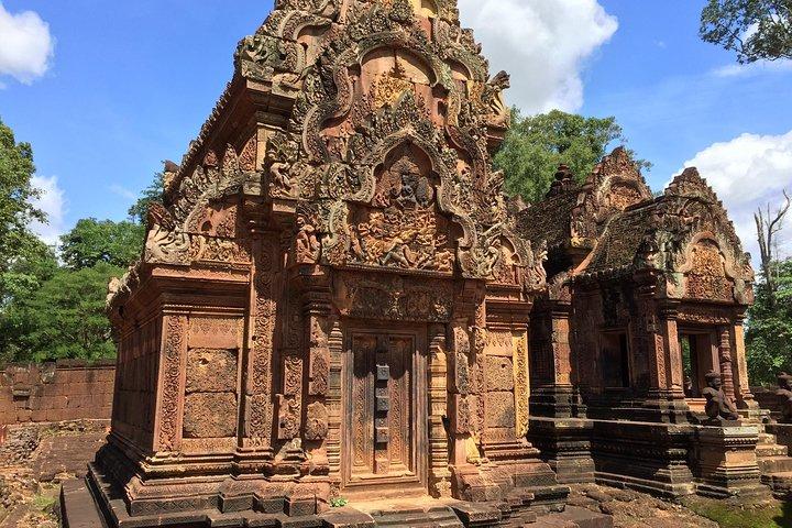 Private One Day Tour to Lady Temple & Kbal Spean
