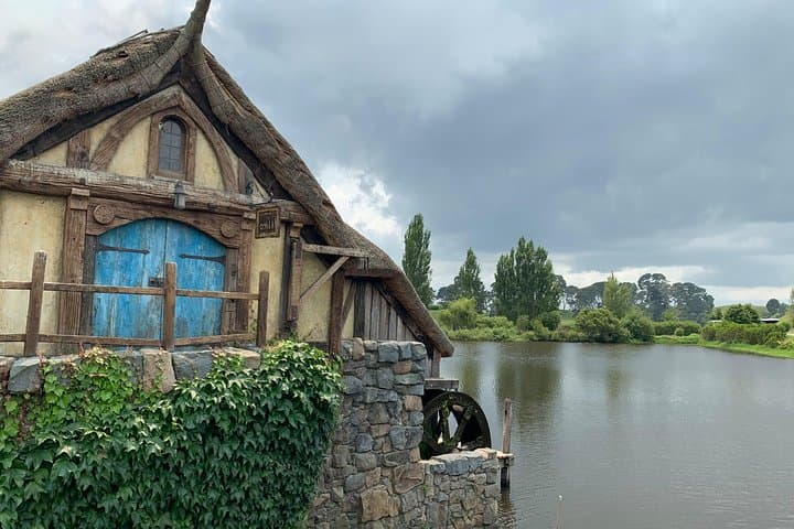 Private Luxury Tour to Hobbiton Movie Set & Waitimo Glowworm Cave