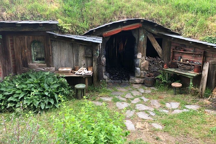 Private Luxury Tour to Hobbiton Movie Set & Waitimo Glowworm Cave