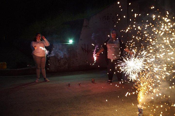 京都の有名な鴨川沿いで花火最高の思い出作り！！