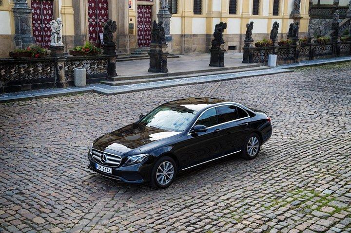 Private transfer from Prague to Vienna via Cesky Krumlov