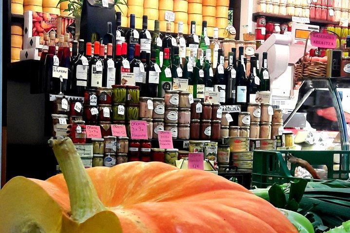 Tour histórico gastronômico privado de San Sebastián e refeição em um clube de gastronomia