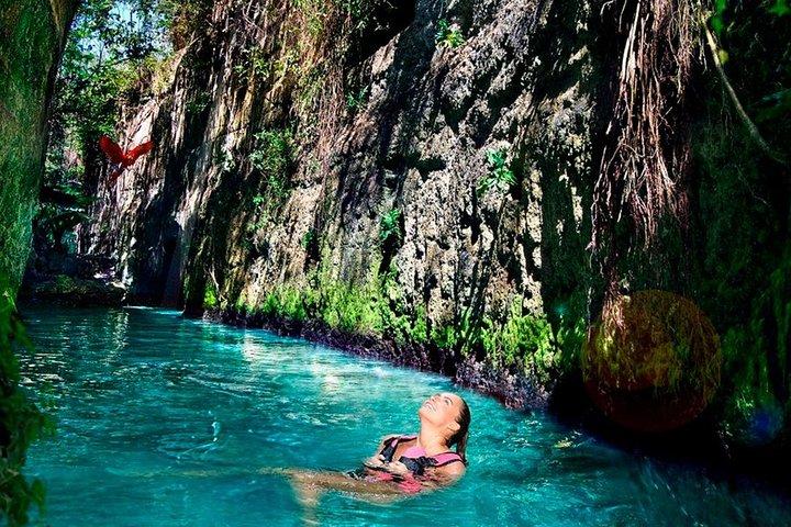 Besök Xcaret Plus, Night Live Show, Buffé & Transport från Tulum