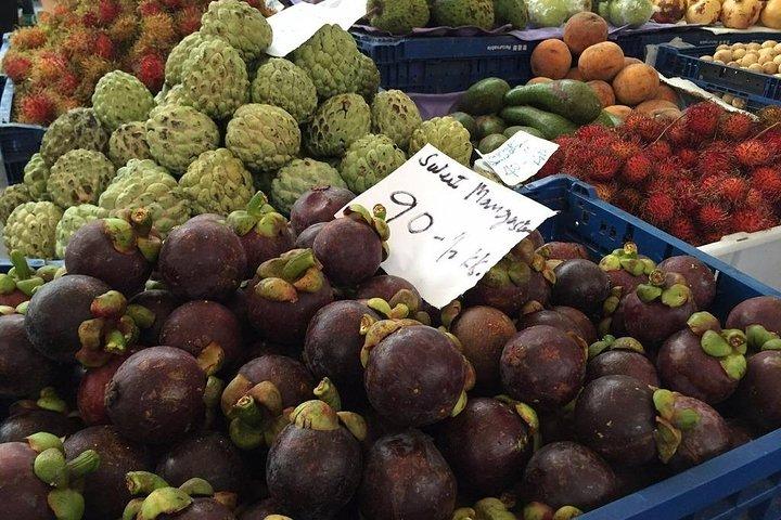 Private Market Tour and Filipino Cooking Class in Manila with Isi